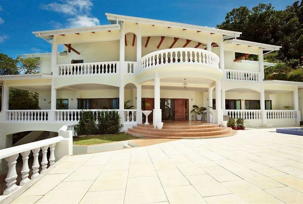 Petit Amour Villa Glacis