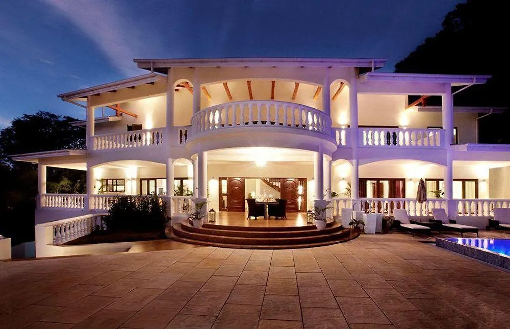 Petit Amour Villa Glacis