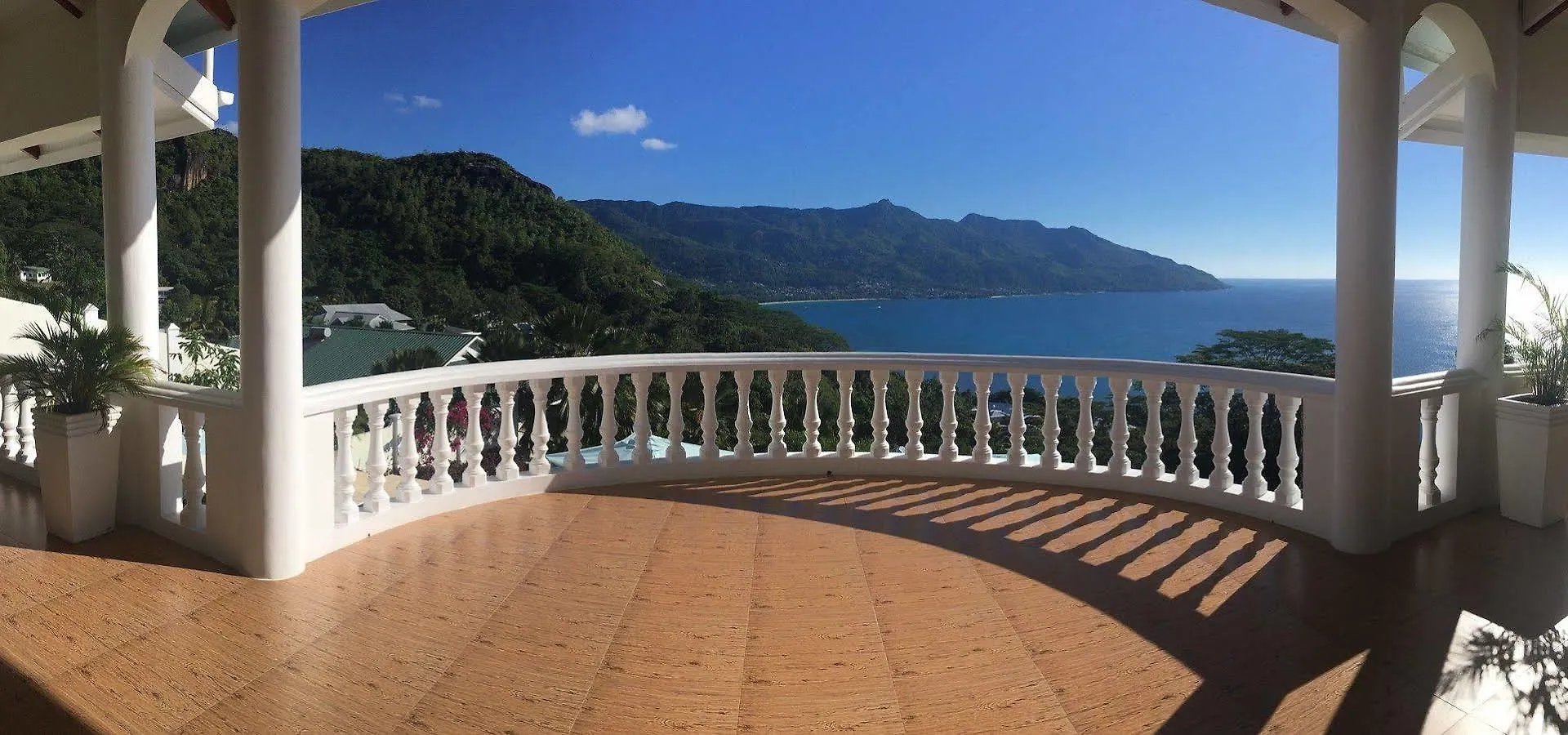 Petit Amour Villa Glacis